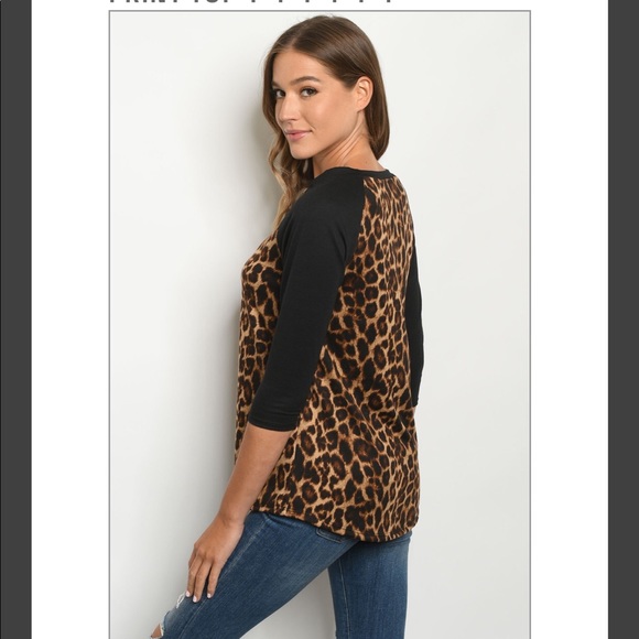 🐾Casual Animal Print Raglan 🐾 - Picture 2 of 8